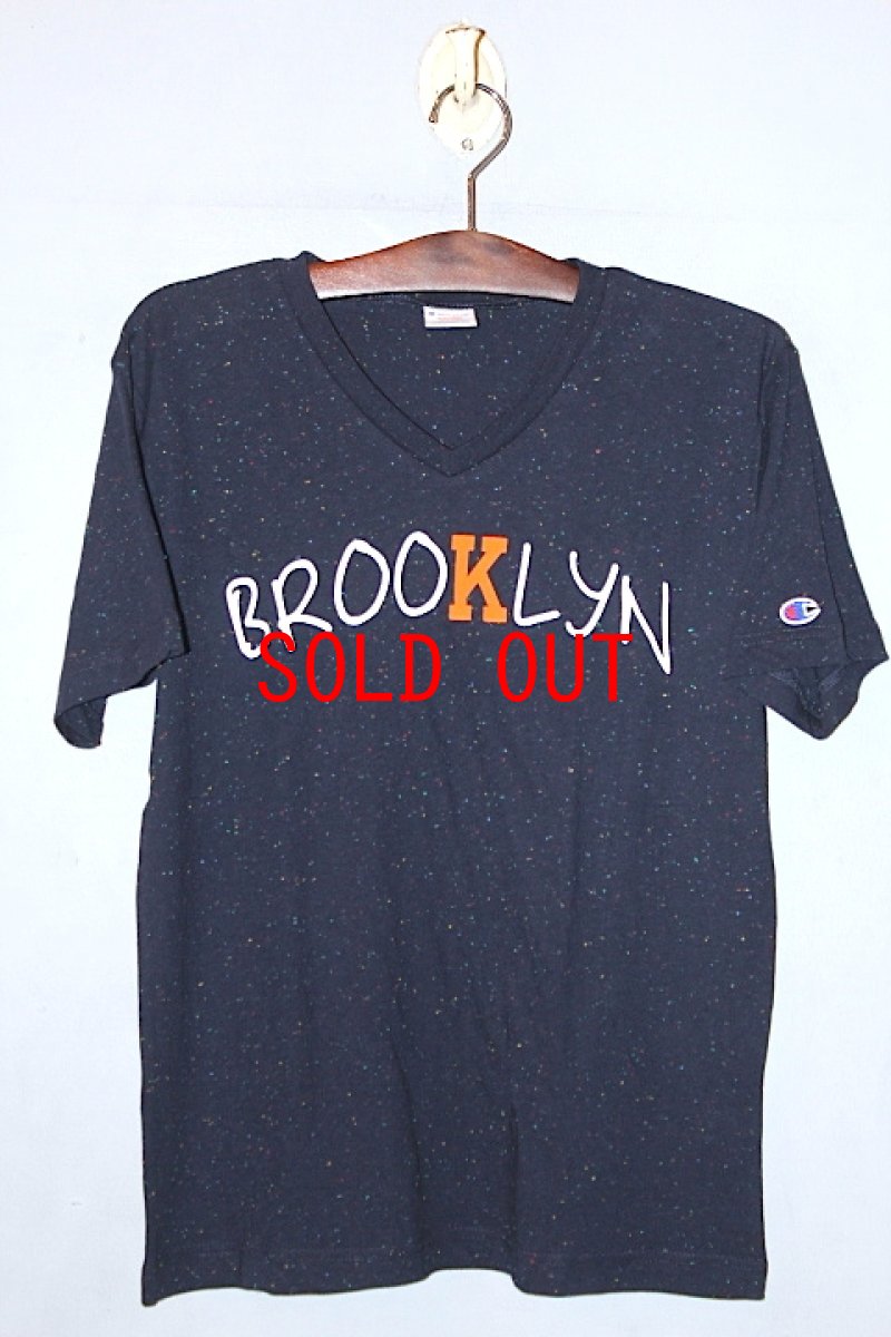 画像1: Champion(チャンピオン) Brooklyn S/S Logo V-Neck Tee Tシャツ Navy (1)