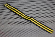 画像2: Cheapo(チーポ) Nato Bracelet For Harold Nylon Navy Yellow (2)