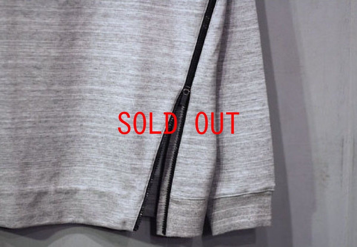 画像3: DKNY(ダナキャラン ニューヨーク) DKNY JEANS Crew Neck Side Zip Sweat Grey (3)