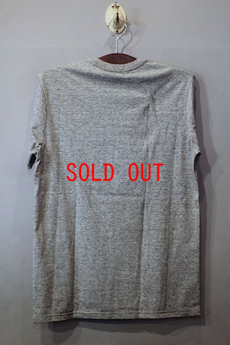 画像2: Penfield (ペンフィールド) S/S Arch Felt Logo Tee Heather Grey  (2)