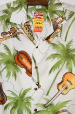 画像3: Pacific legend Aloha Shirts Music Guitter Allover White パシフィック レジェンド アロハ シャツ ギター 柄 (3)