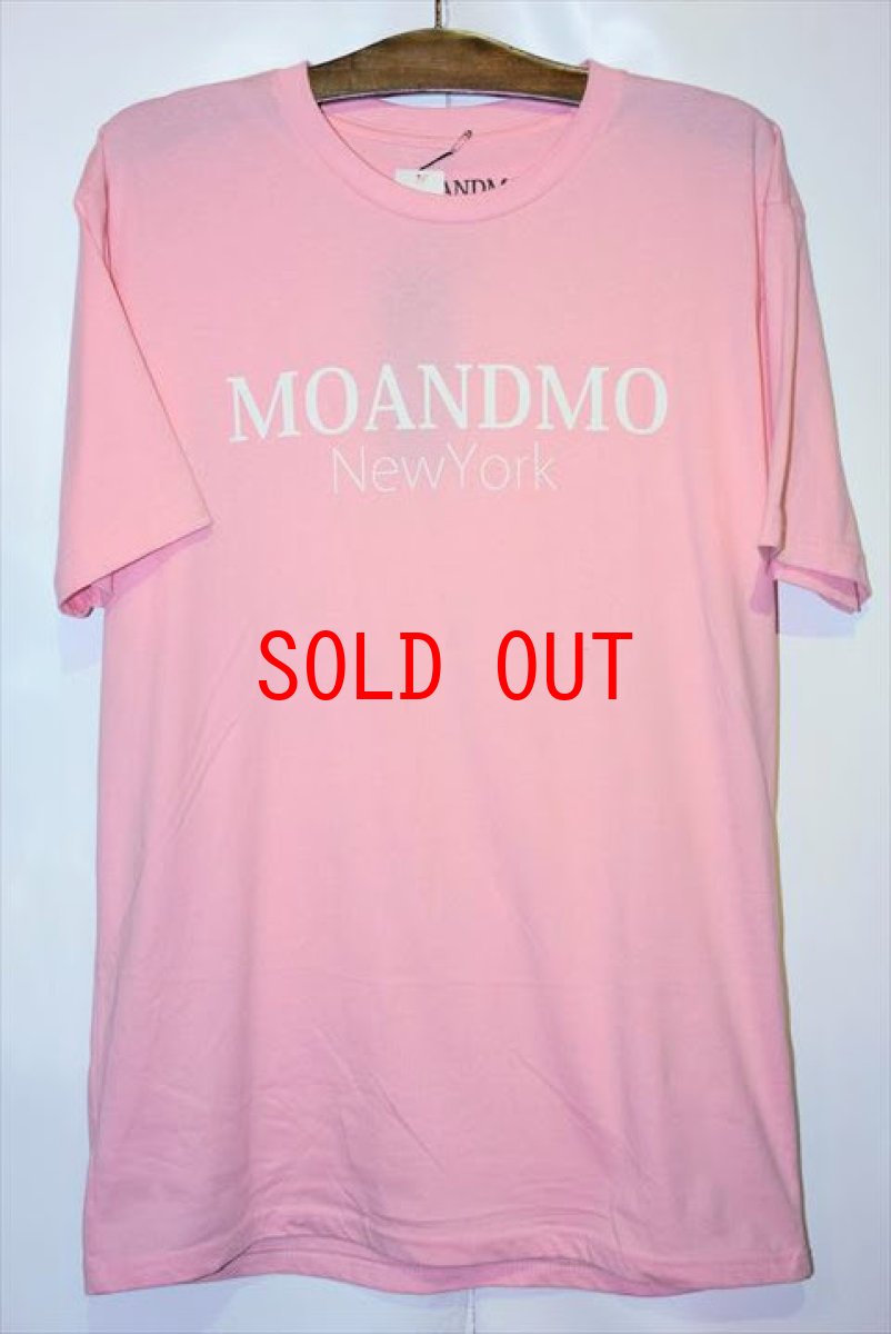 画像2: Mo'&Mo' NewYork(モーアンドモー ニューヨーク) Logo S/S Tee Pink 半袖 Tシャツ (2)