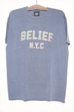 画像1: Belief (ビリーフ) College Logo S/S Tee Denim カレッジ ロゴ 半袖 Tシャツ (1)
