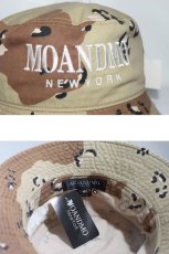 画像2: Mo'&Mo' NewYork(モーアンドモー ニューヨーク) Logo Bucket Hat Desert Camo バケットハット (2)