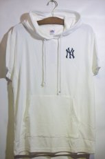 画像1: Majestic(マジェスティック) New York Yankees Pile S/S Hooded Tee White ニューヨーク ヤンキース パイル フード Tシャツ (1)