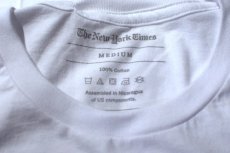 画像2: The NewYork Times(ニューヨーク タイムズ) Logo S/S Tee White 半袖 Tシャツ (2)