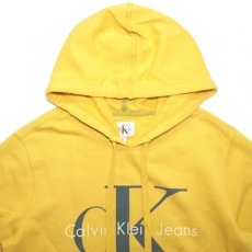 画像2: Calvin Klein Jeans(カルバンクライン ジーンズ) Classic Logo Pop Color Pullover Sweat Hoodie Yellow スウェット (2)