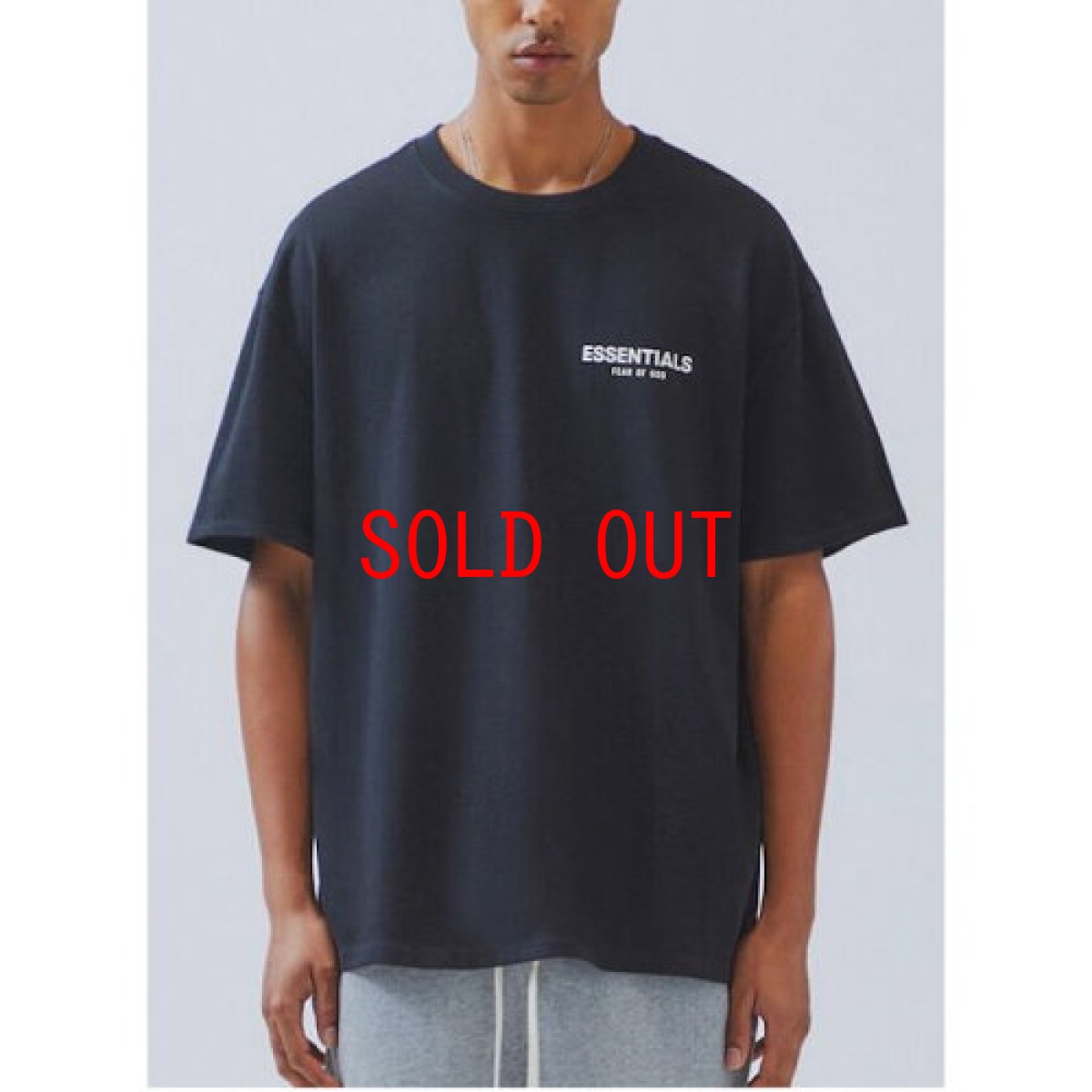 画像2: FOG Fear Of God ( エフオージー フィア オブ ゴッド ) Essentials Logo Boxy S/S logo Tee Short Sleeve T-Shirts Tシャツ エッセンシャルズ  (2)