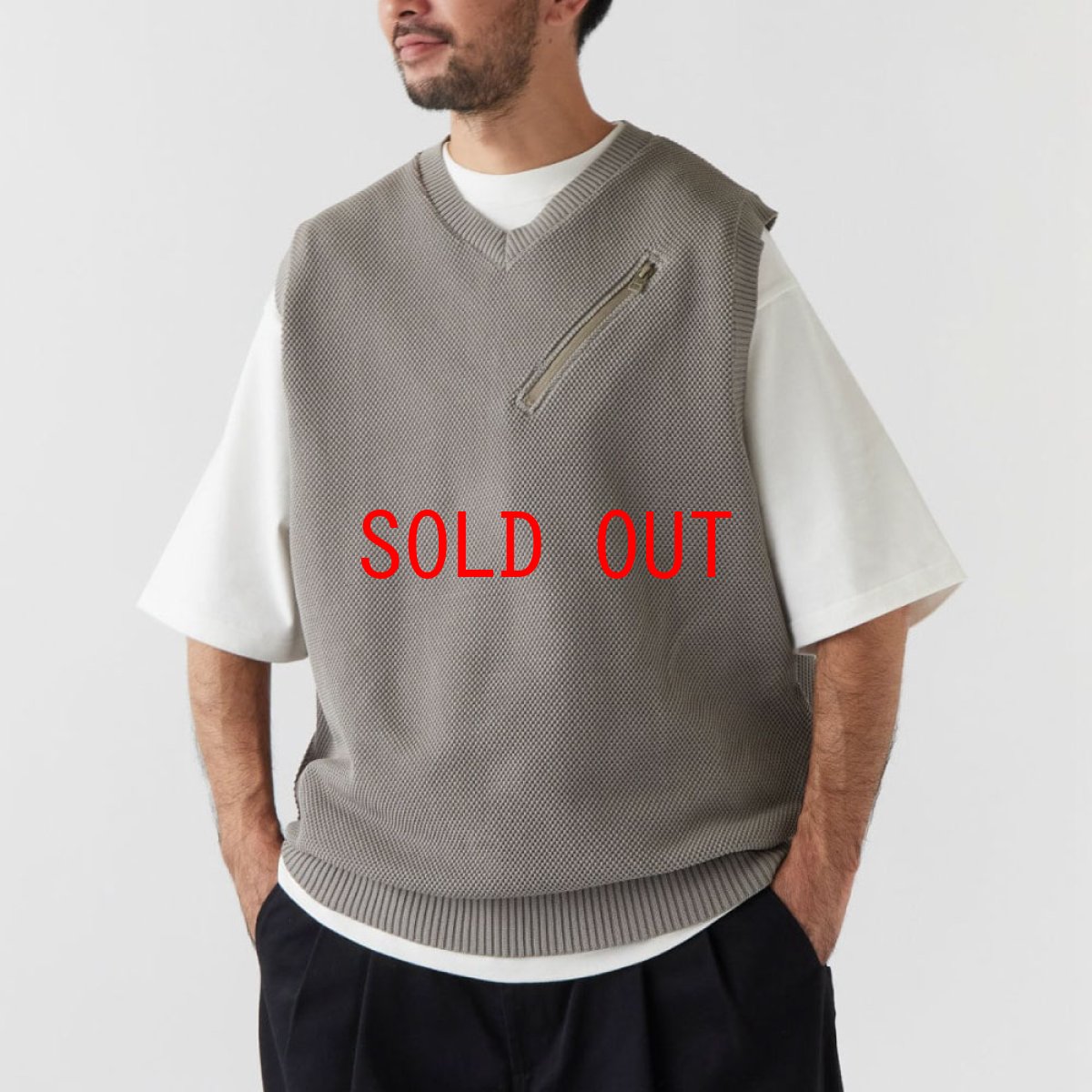 画像5: Kanokost V- Neck Vest カノコ Vネック ベスト ジップ ポケット Grey Beige (5)