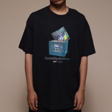 画像1: × Fatbeats Milk Crate S/S Tee ファットビーツ ミルクレート 半袖 Tシャツ (1)