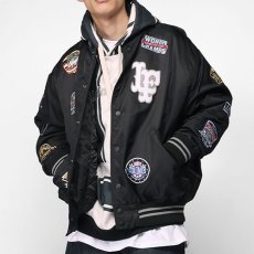 画像1: All Over Emblem Satin Varsity Jacket エンブレム サテン スタジャン スタジアム ジャケット (1)