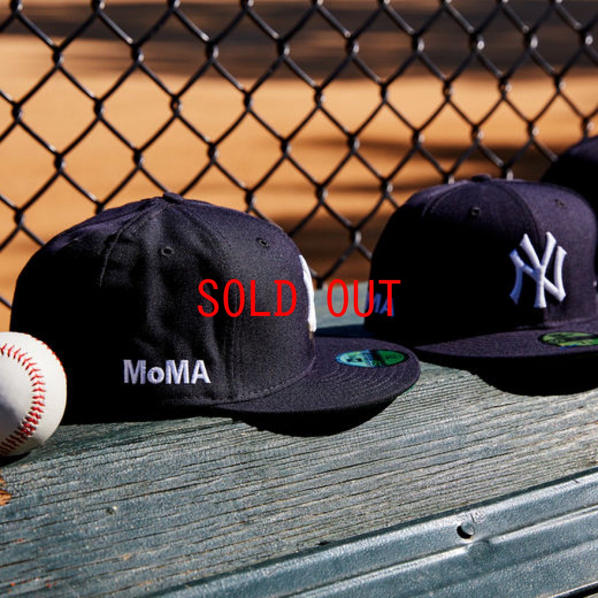 画像1: × MOMA 59Fifty Newyork Yakees Cap ロゴ サイド 刺繍 ニューヨーク ヤンキース MLB 公式 キャップ 帽子 Official (1)