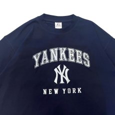 画像2: X New York Yankees embroidery Logo S/S Tee ニューヨーク ヤンキース 半袖 刺繍 Tシャツ 公式 Official  (2)