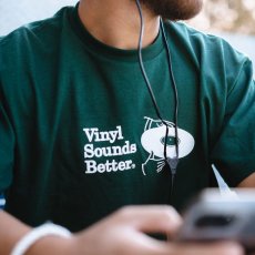 画像4: Vinyl Sounds Better S/S Tee バイナル サウンド 半袖 Tシャツ (4)