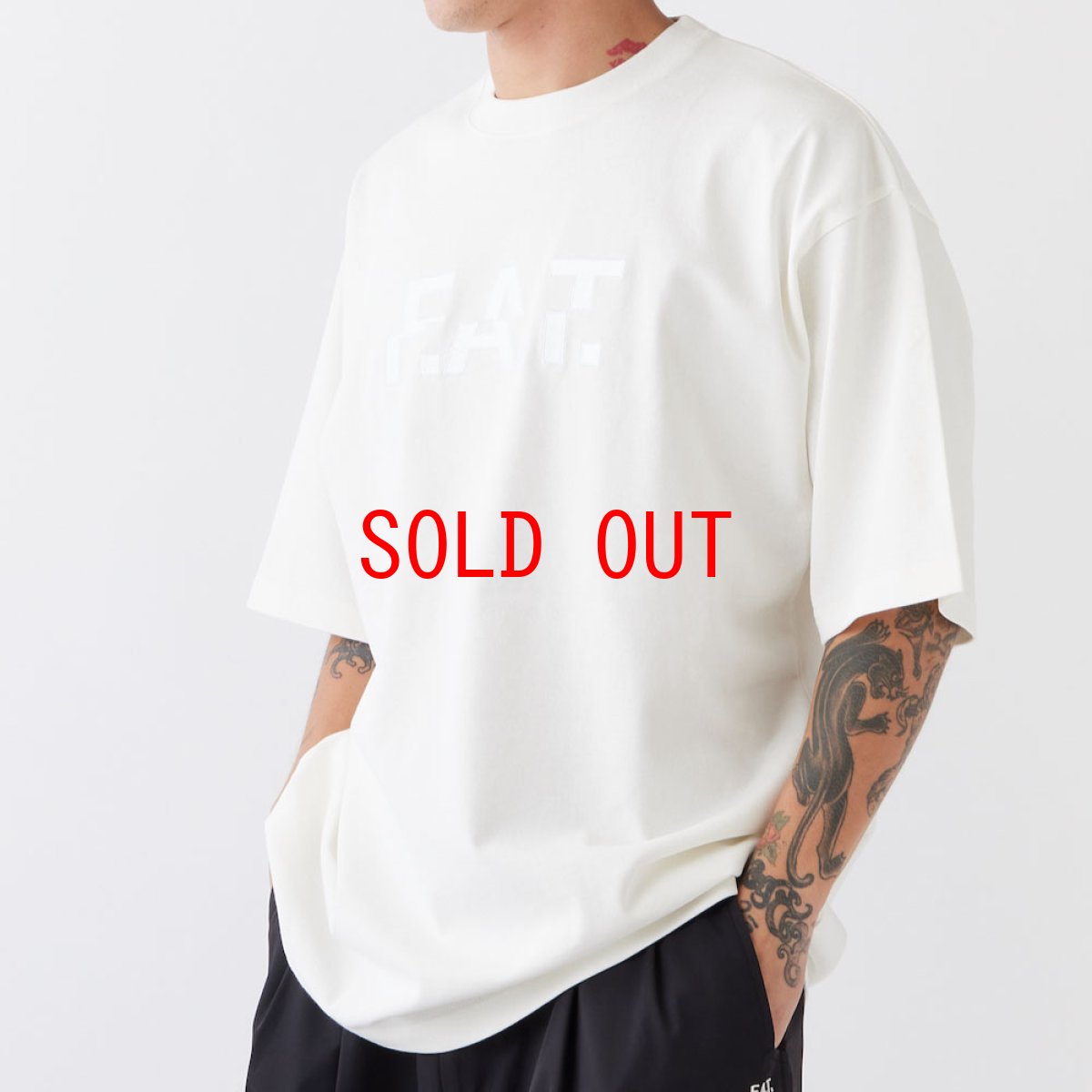 画像1: SHIFTee S/S Logo embroidery Tee WHT 半袖 刺繍 Tシャツ (1)