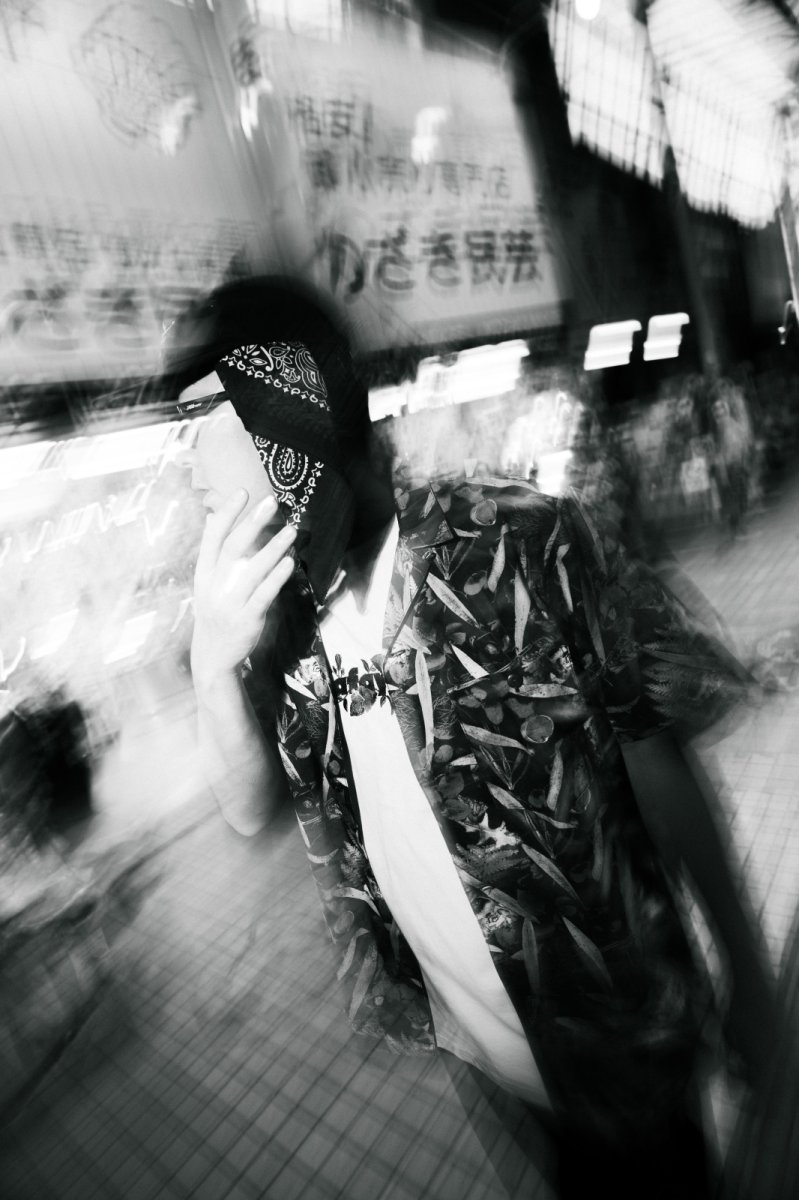 画像4: LFYT × Shellter フラワーロゴ刺繍Tシャツ ホワイト / Lafayette Flower 2Tone Logo Tee 【沖縄限定 / SHELLTER EXCLUSIVE】 (4)
