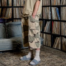 画像1: Interbreed Cropped Camouflage Shorts Desert Camo カモフラージュ カーゴ ショーツ 8分丈 パンツ (1)