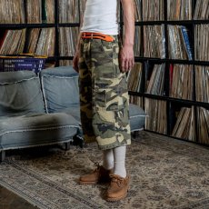 画像2: Interbreed Cropped Camouflage Shorts Woodland Camo カモフラージュ カーゴ ショーツ 8分丈 パンツ (2)