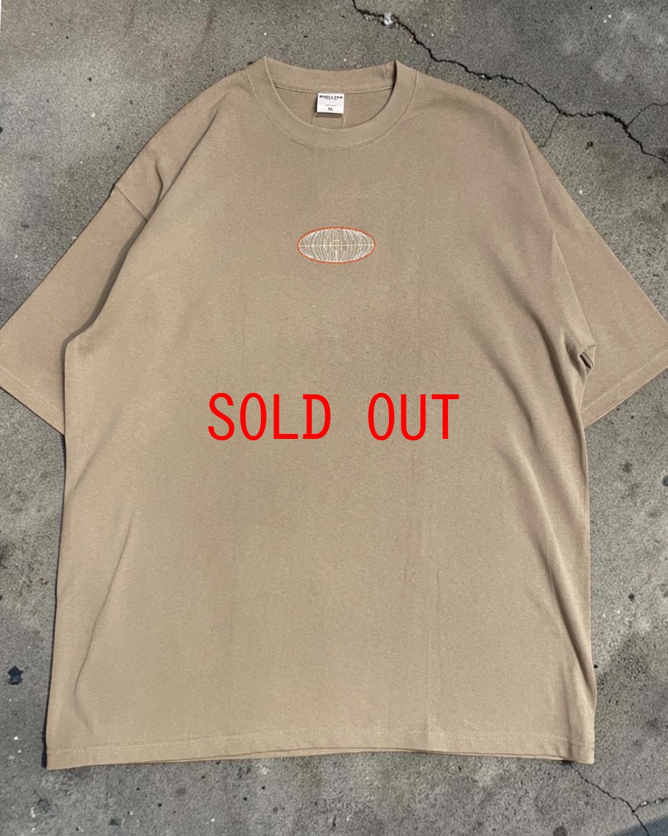 画像2: 【Shellter 沖縄 Tシャツ メンズファッション】Oval S/S Embroidery Logo Tee Sand Beige シェルター 半袖 シャツ (2)