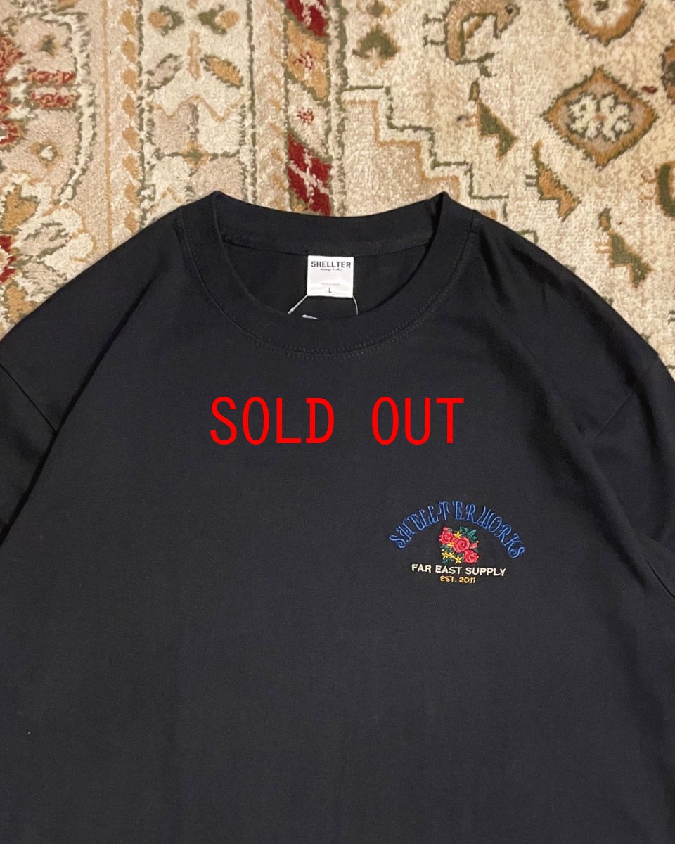 画像2: 【Shellter 沖縄 Tシャツ メンズファッション】 Rose S/S Embroidery Logo Tee Black シェルター 半袖 フラワー シャツ (2)
