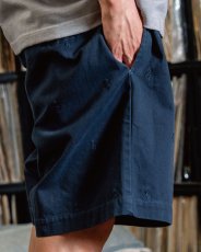 画像10: INTERBREED Embroidered Tuck Shorts タック ショーツ ネイビー 刺繍 ハーフパンツ (10)