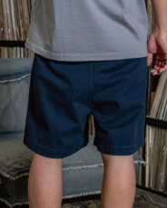 画像2: INTERBREED Embroidered Tuck Shorts タック ショーツ ネイビー 刺繍 ハーフパンツ (2)