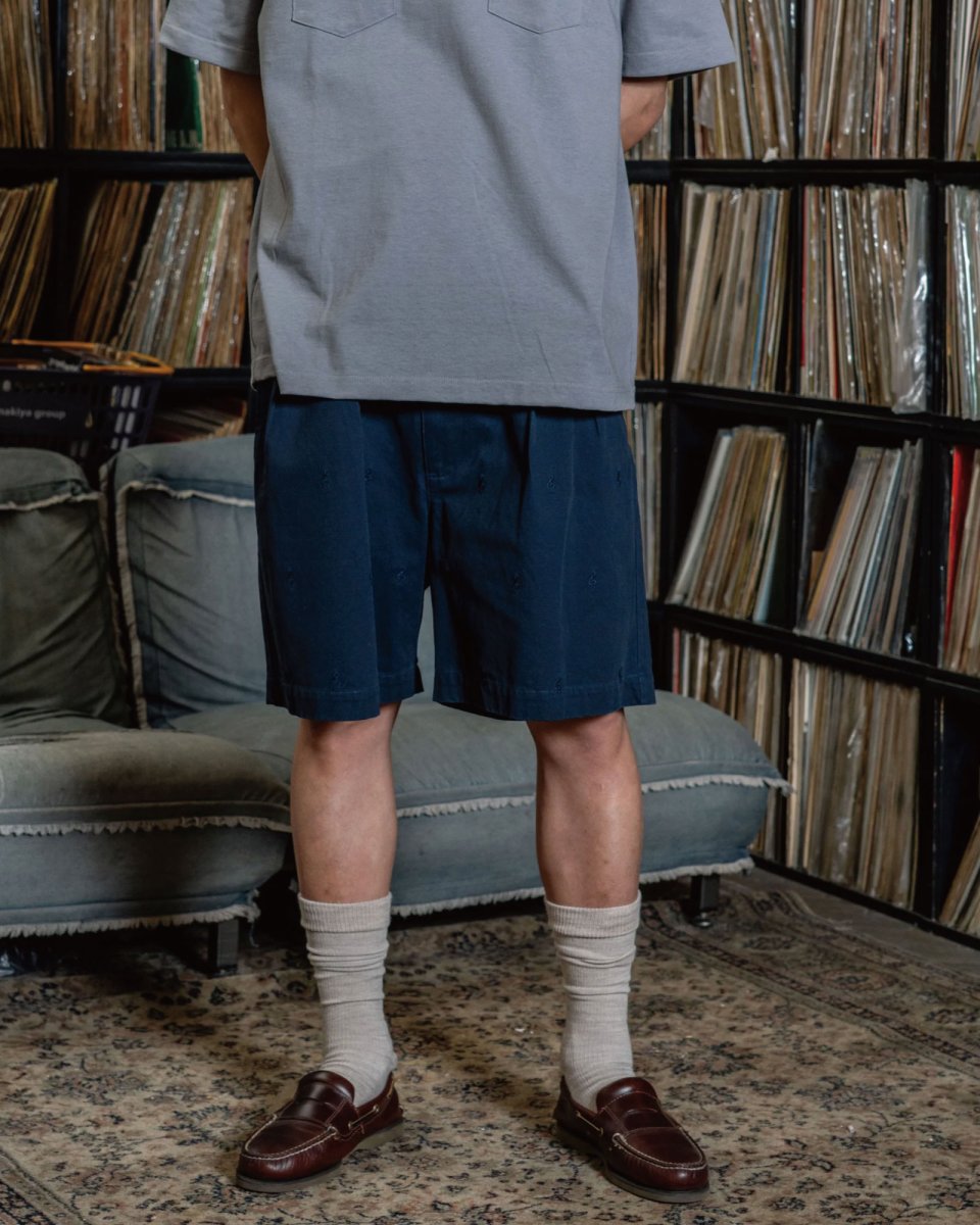 画像6: INTERBREED Embroidered Tuck Shorts タック ショーツ ネイビー 刺繍 ハーフパンツ (6)