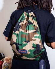 画像2: INTERBREED Digsport Gym Sack Woodland Camo メッシュ ジムサック ナップサック カモフラージュ バッグ (2)