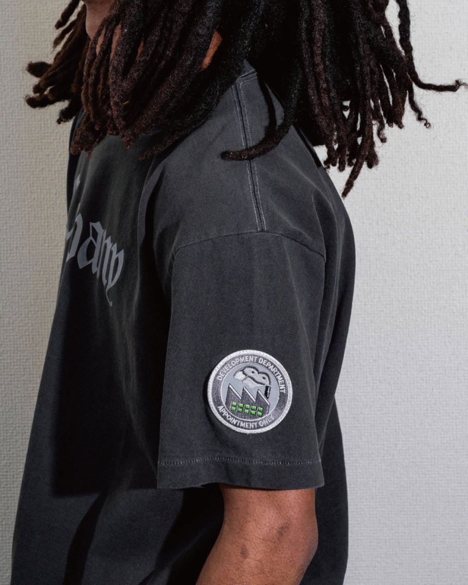 画像2: INTERBREED Company SS Tee Black インターブリード 半袖 Tシャツ コンプトン サンプリング ロゴ グラフィック 沖縄 ストリートファッション (2)