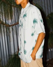 画像1: Haight LVC Loud Tree Rayon Shirt White ヘイト レーヨンシャツ 半袖 総柄 ボタニカル柄 アロハシャツ 沖縄 ストリートファッション (1)