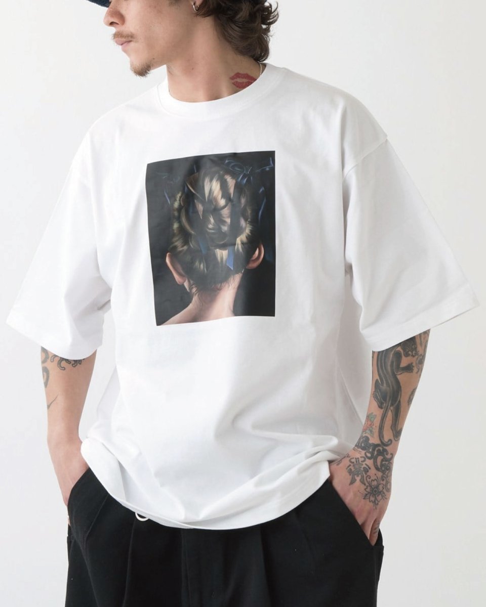 画像1: 【F.A.T. × Mariko Enomoto × SB Tシャツ メンズファッション 通販】M.E. "Daughter" Graphic Pocket Tee White グラフィック ポケット Tシャツ ホワイト 沖縄  (1)