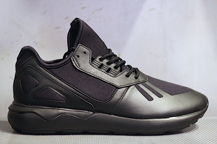 adidas tubular runner triple black