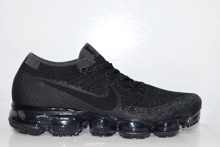 nike vapormax black junior